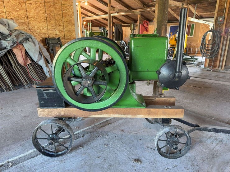 root-and-vandervoort-john-deere-4-horse-hit-and-miss-engine-with-cart-image-2