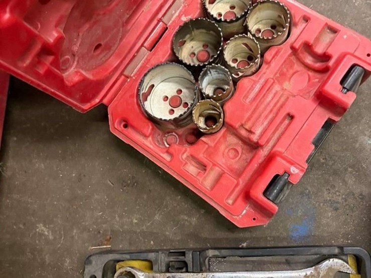 end-wrenches-and-hole-saw-sets-image-3
