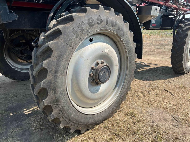 case-ih-patriot-4430-sprayer-image-19