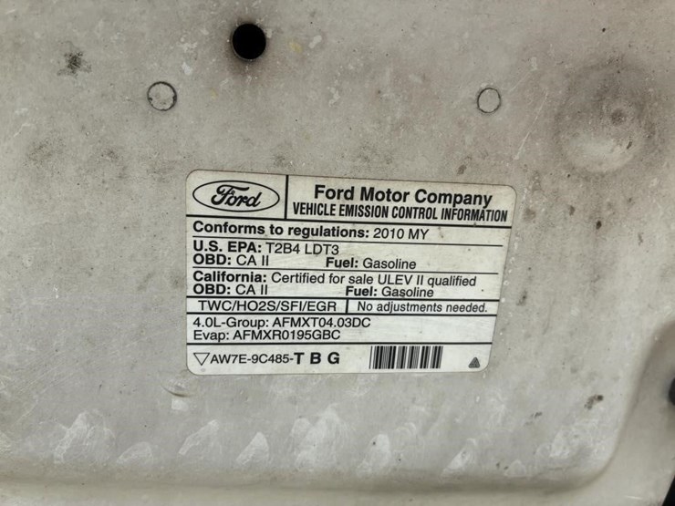 2010-ford-explorer-image-12