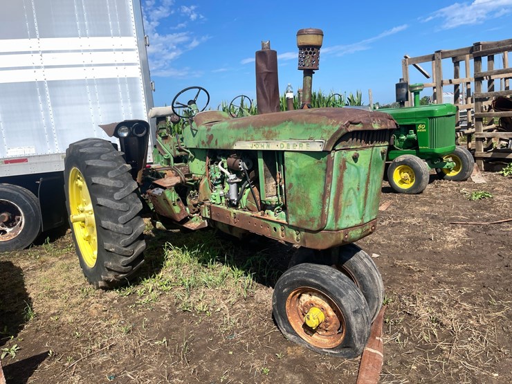 john-deere-3020-image-2