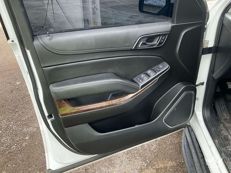 2020-chevrolet-tahoe-image-11