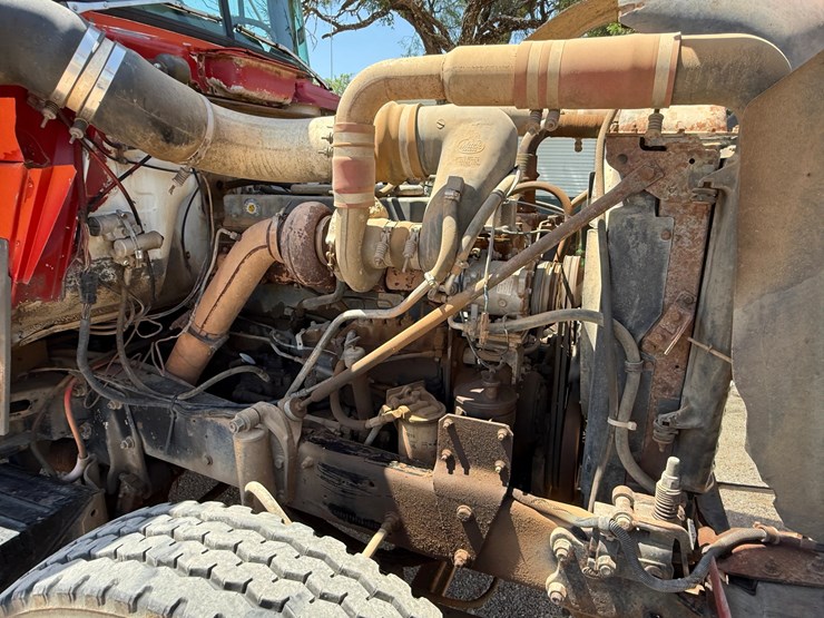 1986-mack-r686st-image-21