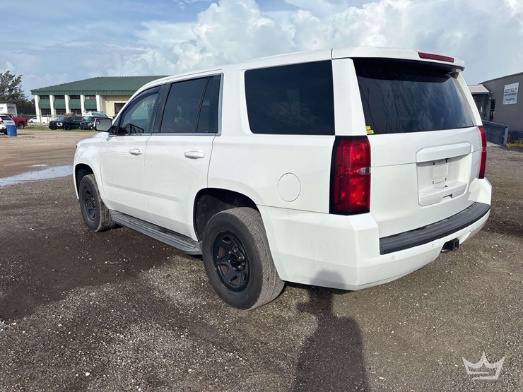 2016-chevrolet-tahoe-image-4