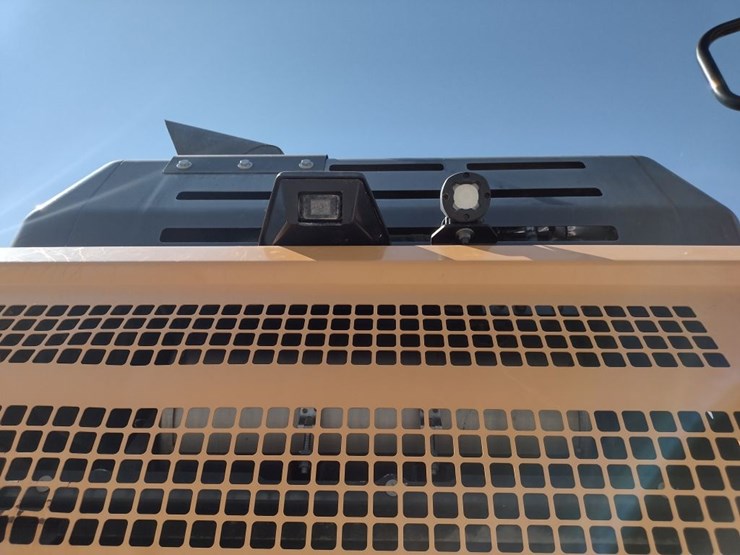 case-cx300e-image-36