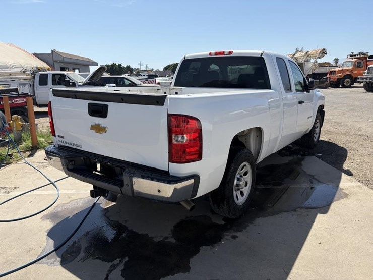 2012-chevrolet-silverado-1500-image-3