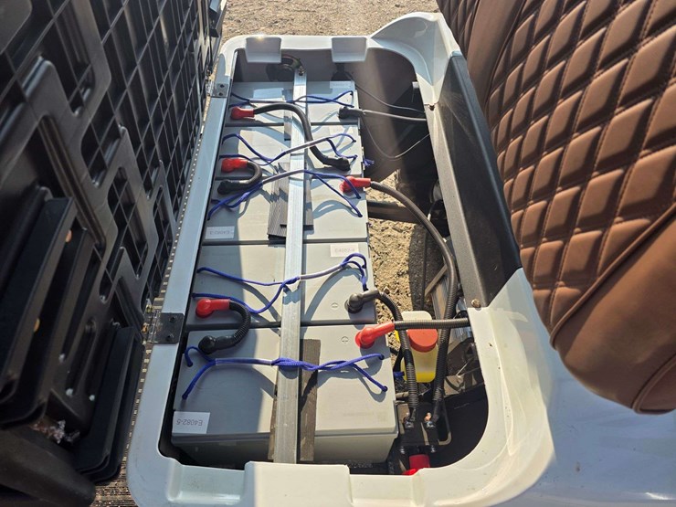 sdlg80-electric-golf-cart,-1.3-miles-(will-go-up),-60v-motor,-4-passenger,-approx-battery-range:-50-image-47