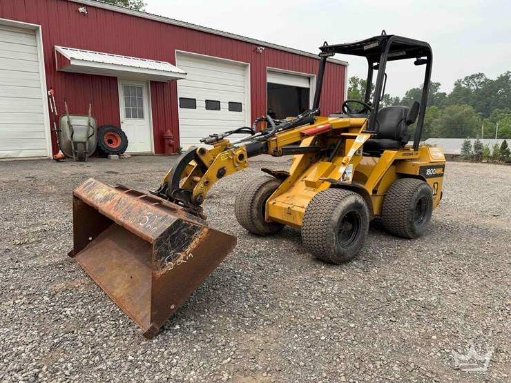 2022-rayco-1800wl-mini-articulated-wheel-loader-image-23