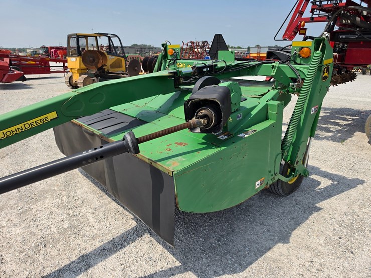 2009-john-deere-630-image-11