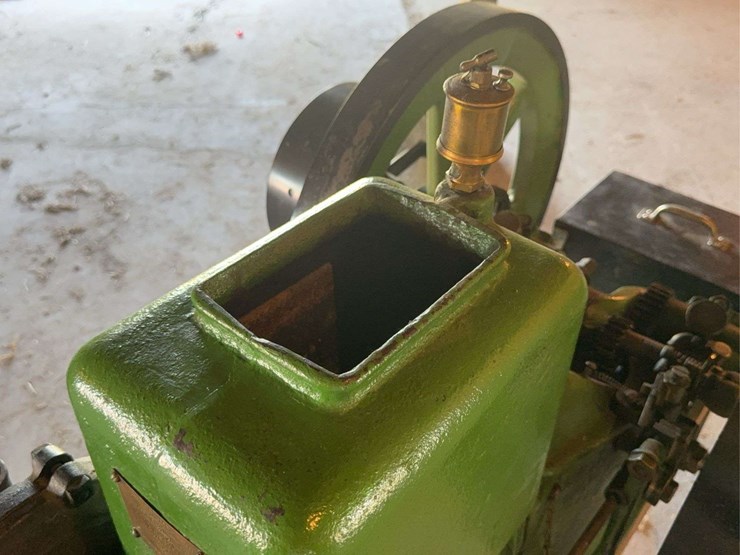 root-and-vandervoort-john-deere-4-horse-hit-and-miss-engine-with-cart-image-13