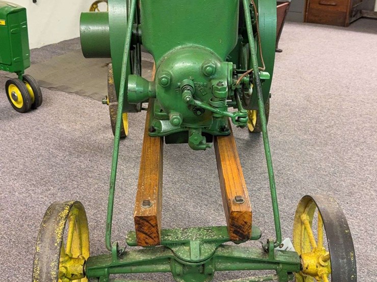 john-deere-3-horse-hit-and-miss-engine-with-cart-image-3