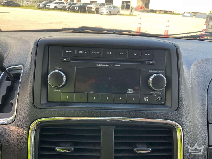 2014-dodge-grand-caravan-image-11