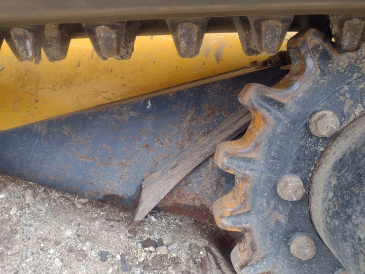 deere-325g-image-16