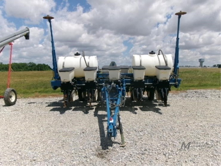2014-kinze-3000-image-2