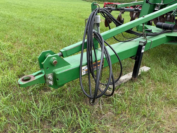 john-deere-2700-image-11