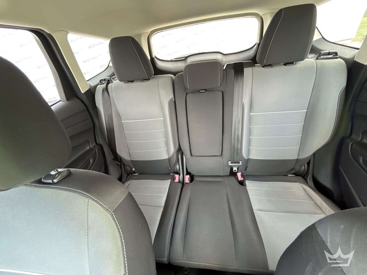 2015-ford-escape-image-21