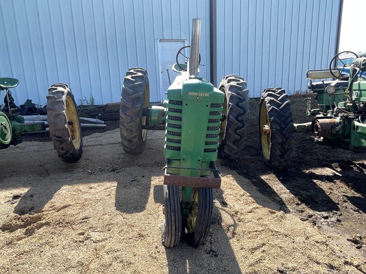 john-deere-b-image-2