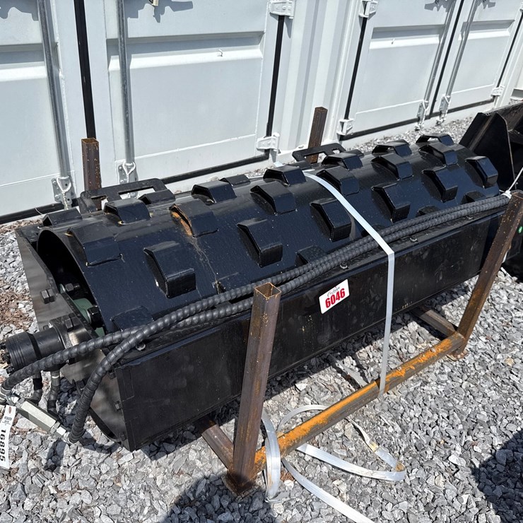 #6046 • 60" SKID STEER SHEEPS FOOT VIBRATORY ROLLER