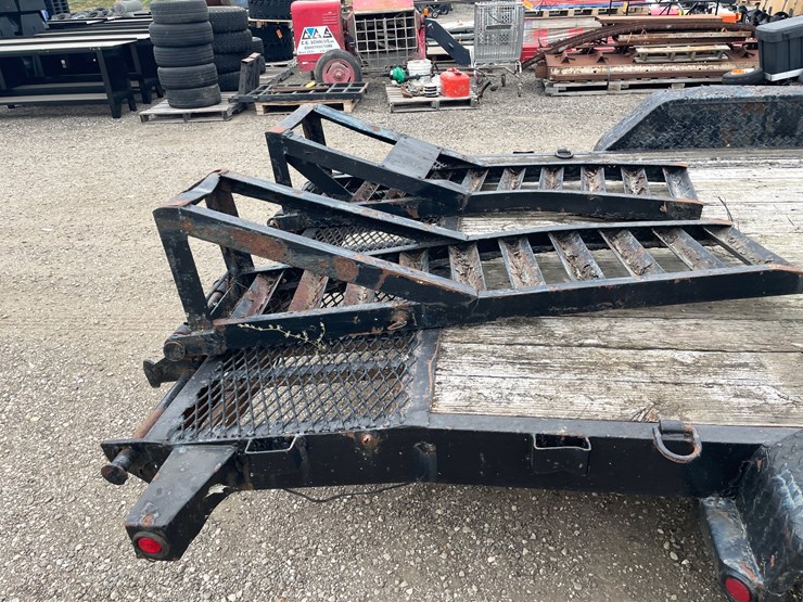 #2382-•-18'-tandem-axle-equipment-trailer-(no-title)-image-19