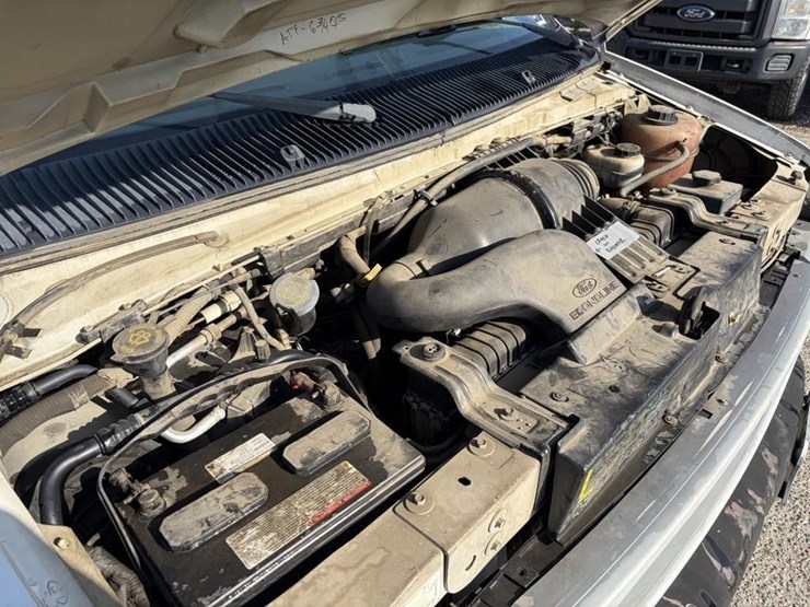 2002-ford-e350-image-8