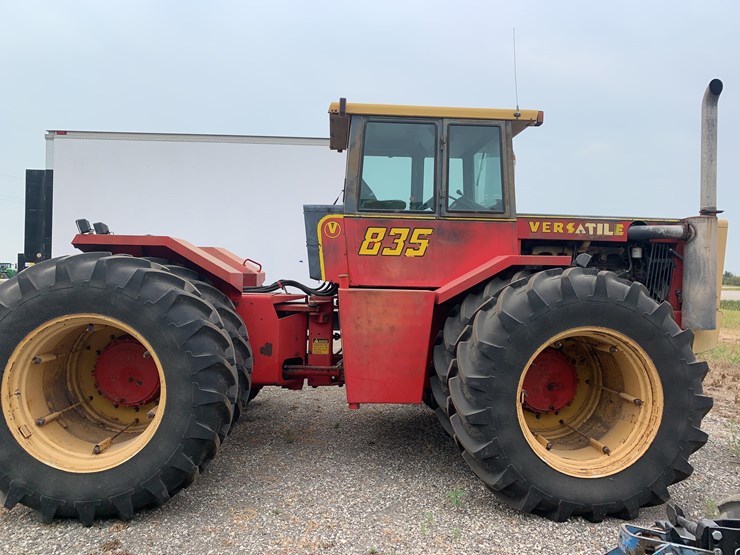 1979-versatile-835-image-5