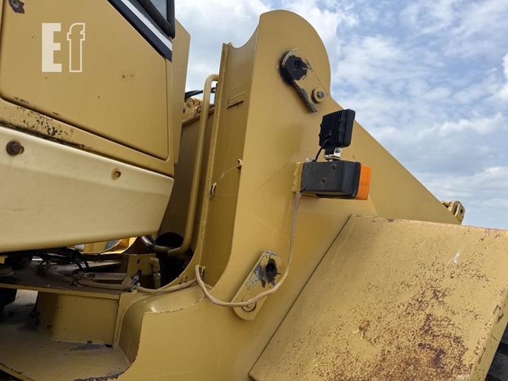 2019-deere-524l-image-6