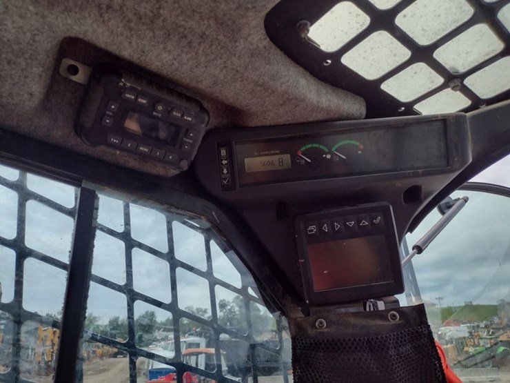 deere-331g-image-7