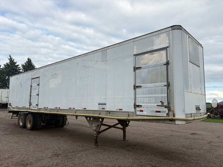 1991-utility-45'-image-1