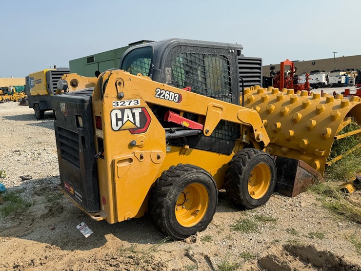 2021-caterpillar-226d3-image-3