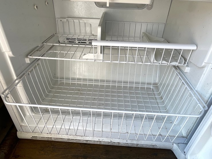 #4709-•-kenmore-fridge-and-freezer-image-13