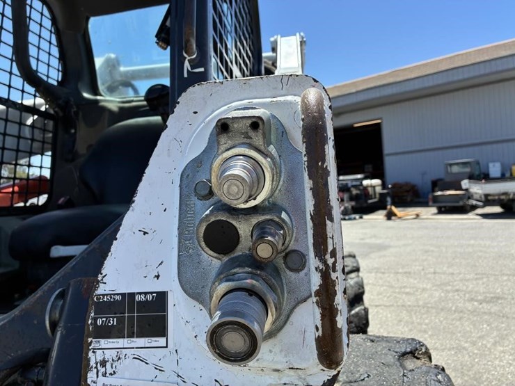 2017-bobcat-s590-image-9