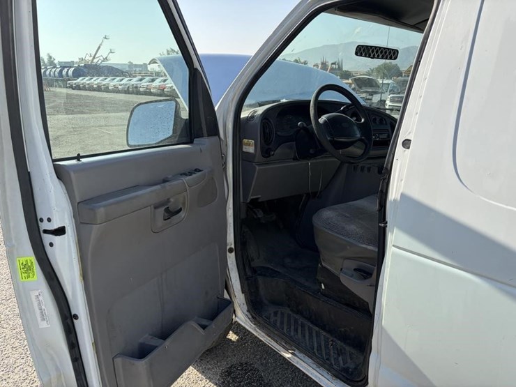 2002-ford-e350-image-12