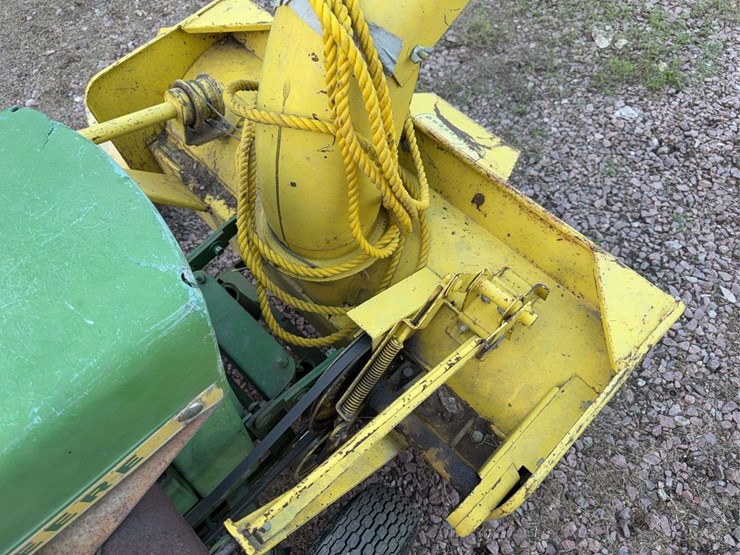 john-deere-110-image-40