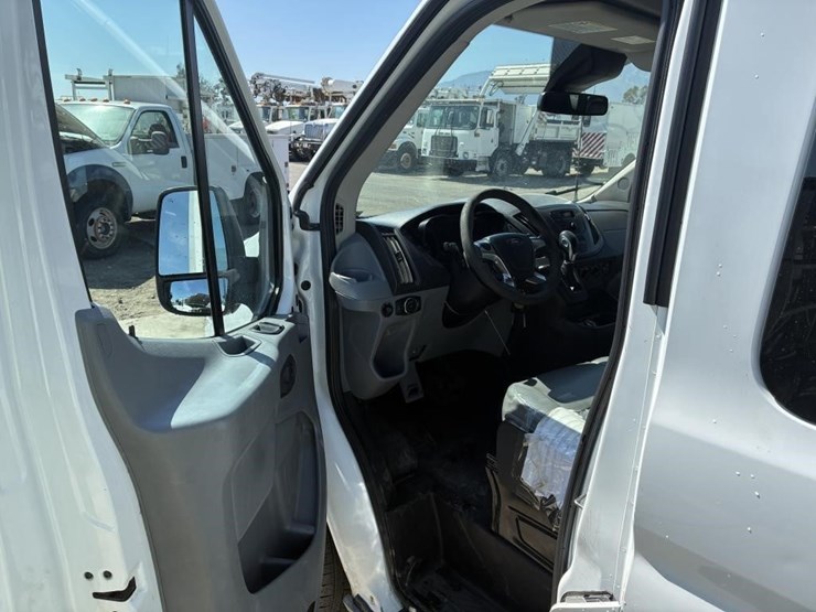 2018-ford-transit-image-17
