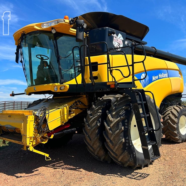 2013 NEW HOLLAND CX8080