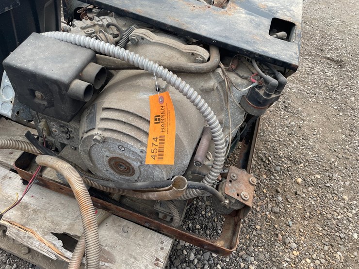 #4574-•-onan-marquis-7000-generator-image-2