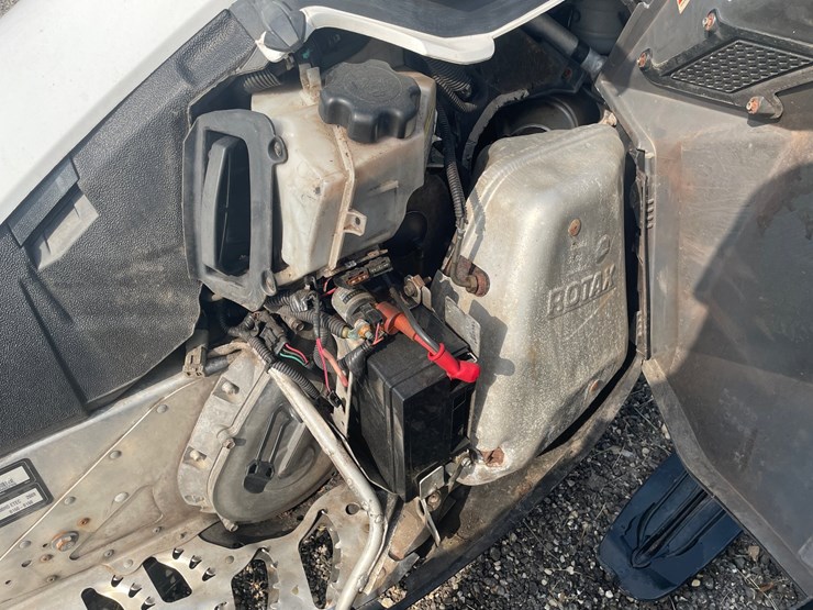 #2383-•-2009-skidoo-renegade-600ho-etec-snowmobile-image-12