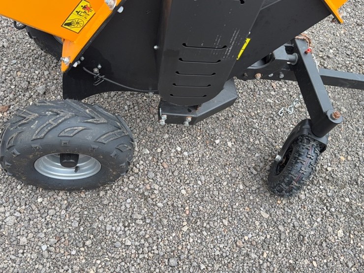 #2077-•-chery-industrial-towable-wood-chipper-image-3
