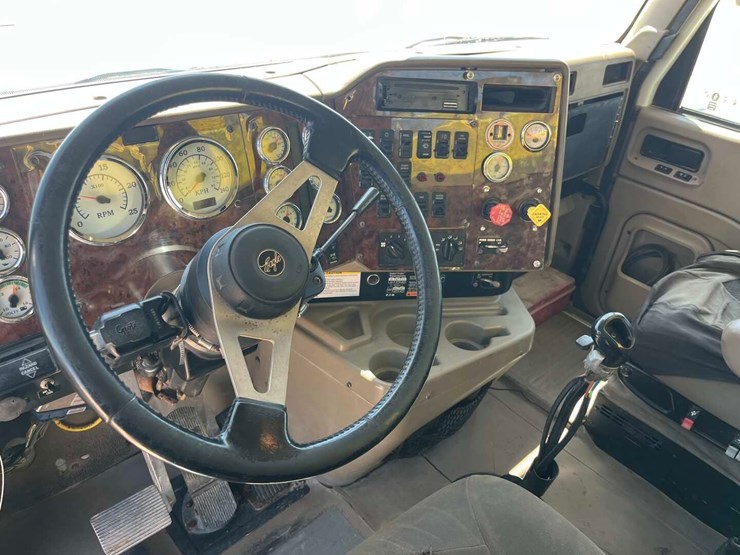 2007-utility-3-axle-image-14
