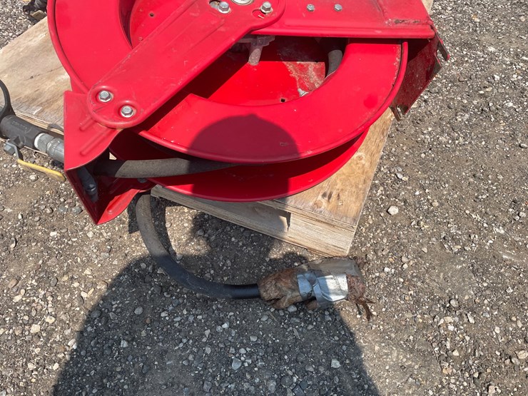 #4591-•-(2)-hose-reels-image-3