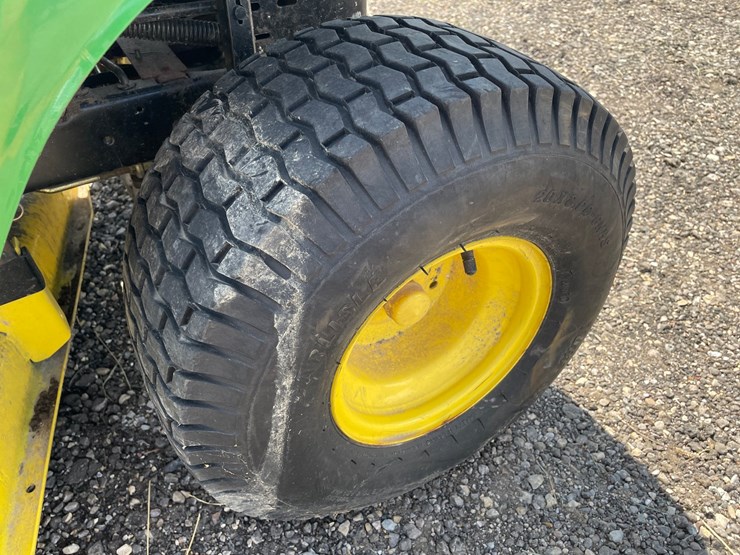 john-deere-l110-image-12