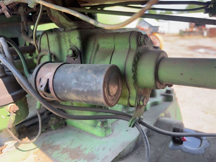 john-deere-630-image-37