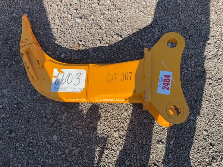 caterpillar-307-image-1
