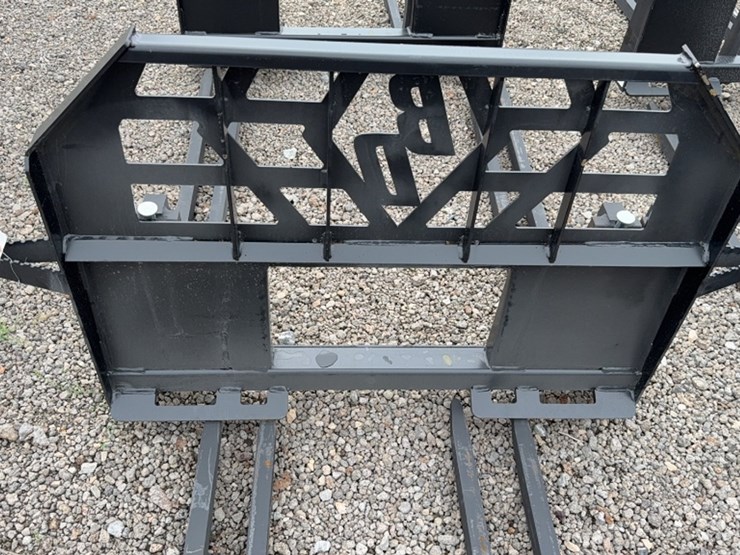#2069-•-blue-diamond-48"-skid-steer-brick-image-2