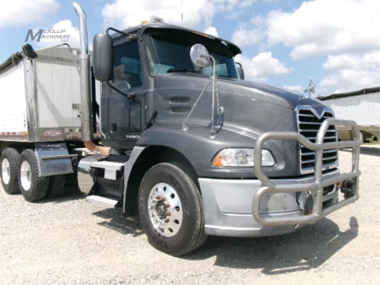 2017-mack-pinnacle-cxu613-image-1