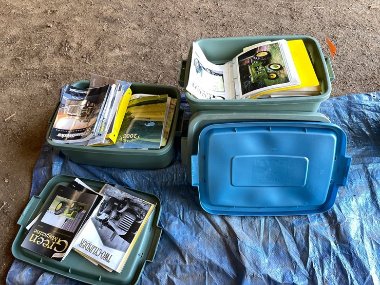 #4714-•-assortment-of-tractor-magazines-image-1