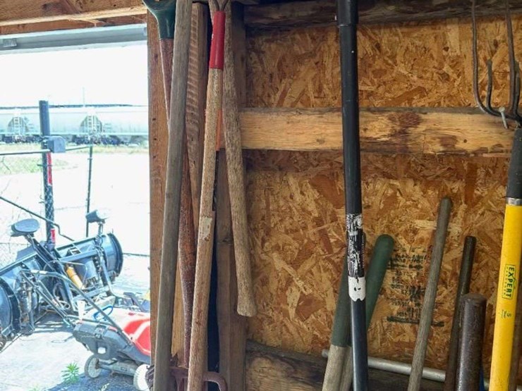 yard-hand-tools---shovels,-rakes,-brooms,-forks-and-misc.-image-11