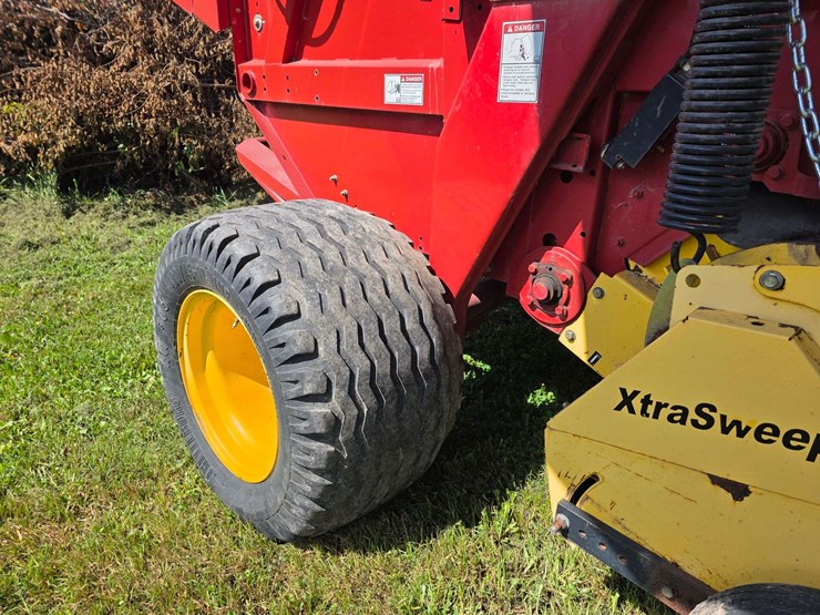 new-holland-br7090-image-45