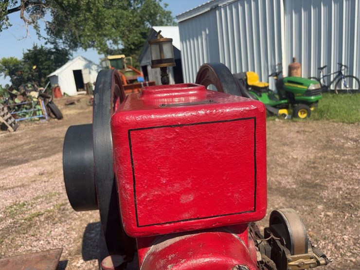 economy-7-horse-hit-and-miss-engine,-cart,-and-original-base-image-29