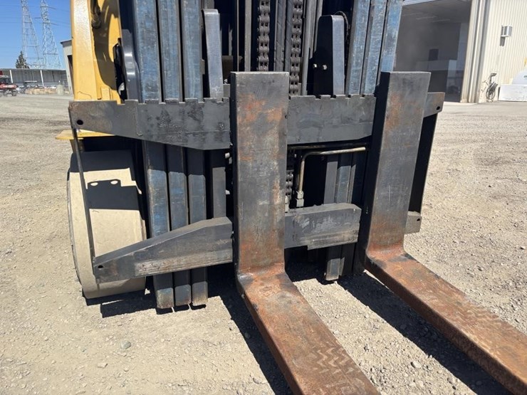 2020-caterpillar-gc40k-image-11